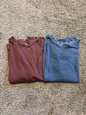 Old Navy Women’s Vintage Crewneck Tee’s Maroon & Blue Large